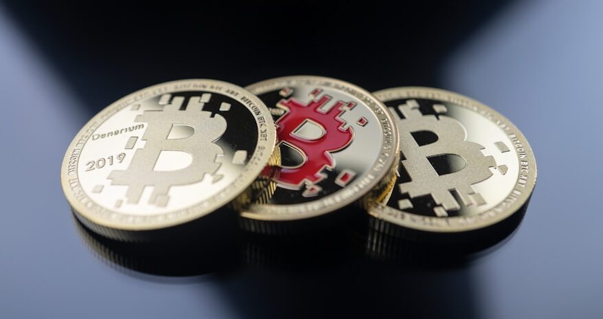 Photo Bitcoin versus CBDCs